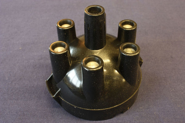DISTRIBUTOR CAP ALL LUCAS 6 CYLINDER CARS (SALE PRICE)